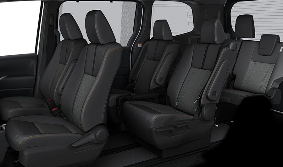 New Toyota Noah Hybrid SZ photo: Interior view image (driver seat picture)